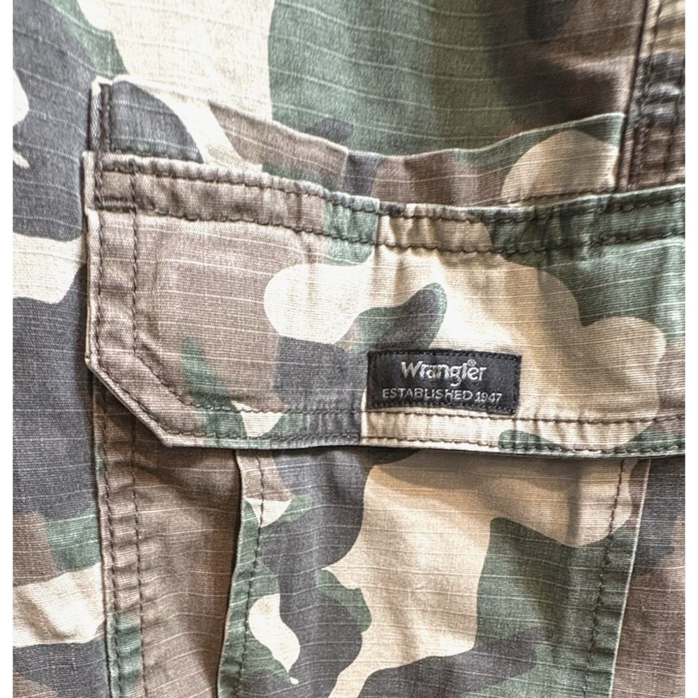 Wrangler Pants Cargo Ripstop Mens 34x32 Camoflauge Green Outdoor Utility Pockets - Picture 6 of 8
